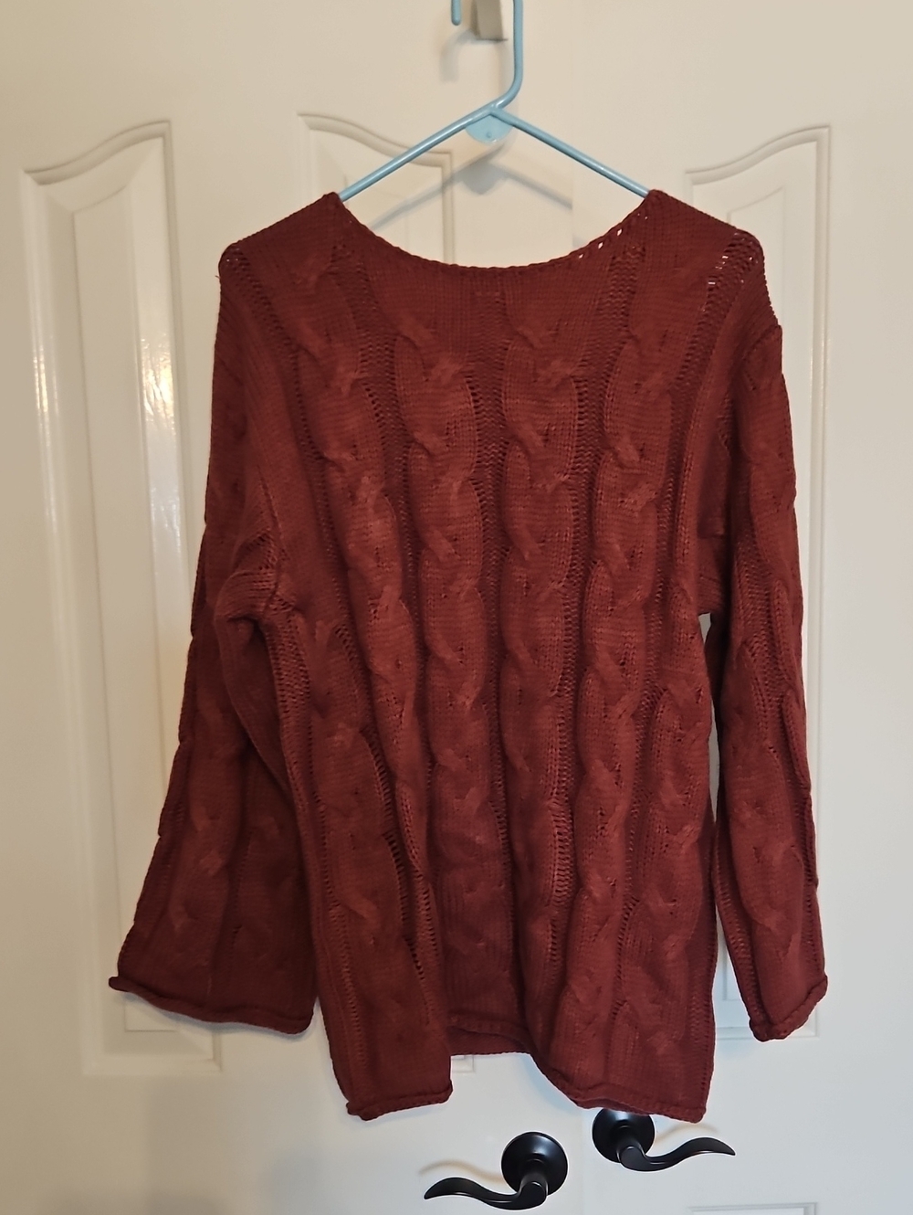 NWT Women's Cable Knit Long Sleeve Sweater